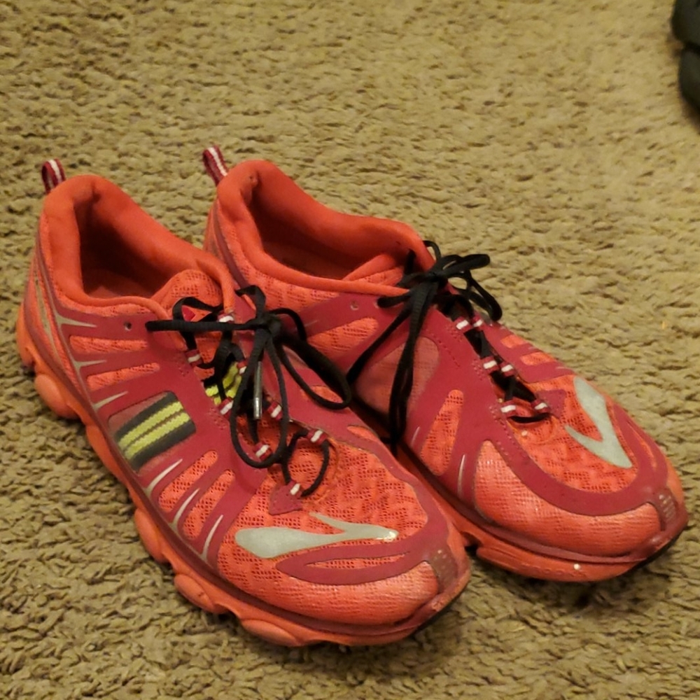 Brooks Sneakers